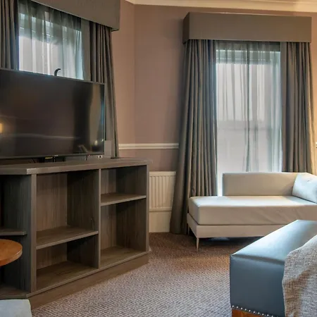 Crowne Plaza - By Ihg 4*