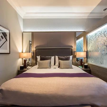 هوليداي إن رويال فيكتوريا 4*