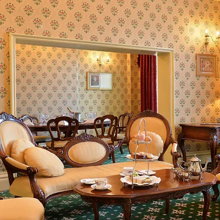 هوليداي إن رويال فيكتوريا 4*